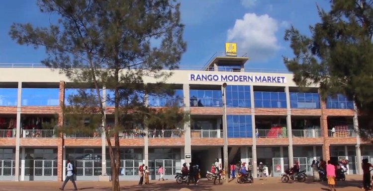 Huye - Rango: Abacuruzi babangamiwe n'ikiguzi cyo kujya mu bwiherero bw'isoko