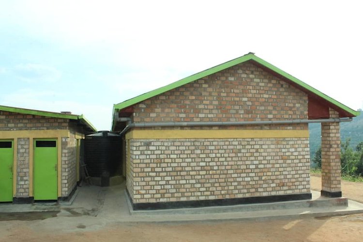 Bamwe mu batujwe mu midugudu itandukanye babangamiwe no kutagira ibyangombwa by'inzu