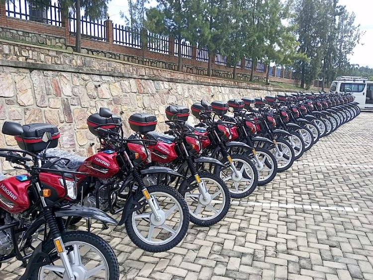 Abayobozi b'utugari batarahabwa moto barasaba ko nabo bazihabwa