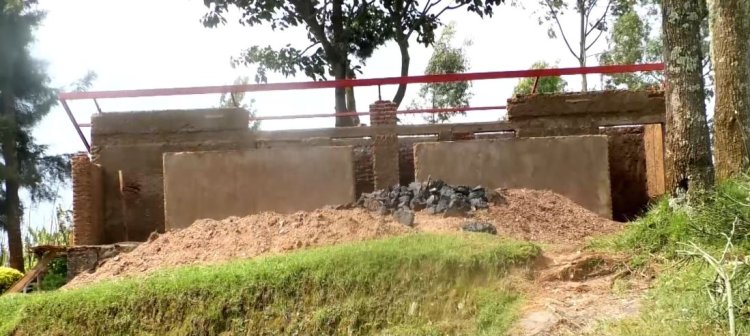 Musanze: Abubatse ubwiherero bw'umurenge wa Gashaki barataka kwamburwa