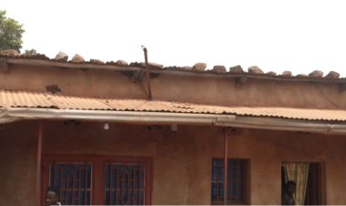 Kigali: Mageragere barataka kwimwa ibyangombwa byo gusana inzu zabo zirimo kubasaziraho.