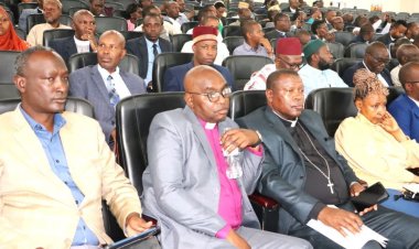 Abanyamadini n'amatorero baracyabangamiwe n'amwe mu mabwiriza mashya abagenga