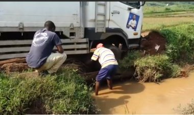 Huye: imihanda yo mu bishanga idakozwe iteza ingaruka umusaruro w'umuceri n'imodoka