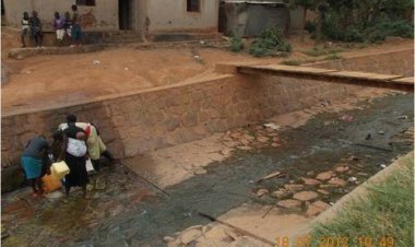 Umujyi wa Kigali urasaba abaturage kutajugunya amacupa n'indi myanda muri ruhurura