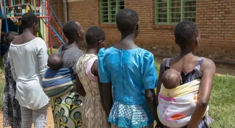 Abakobwa babyaye barasaba umuryango gukurirwaho inzitizi zibabuza gusubira mu ishuli