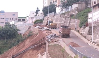 Gitega: Barasaba ko ibikorwa byo gusanirwa umuhanda waridutse byakihutishwa