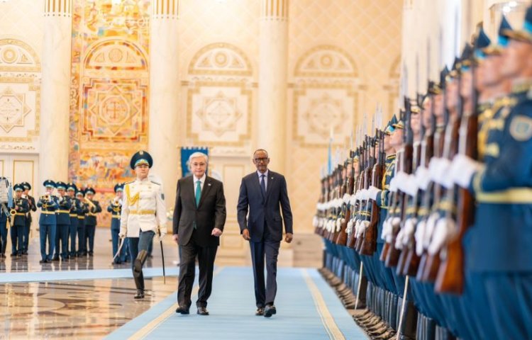 Perezida Paul Kagame yakiriwe mu cyubahiro muri Repubulika ya Kazakhstan (Amafoto)