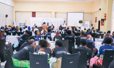 Abana bafite ubumuga bwo kutumva no kutabona bagorwa no kubona uko biga