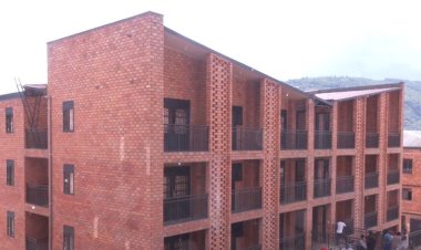 Kigali: Bamwe mu batuye Rwintare ntibumva impamvu yo gutuzwa mu nzu zigezweho bakuwe mu kajagari