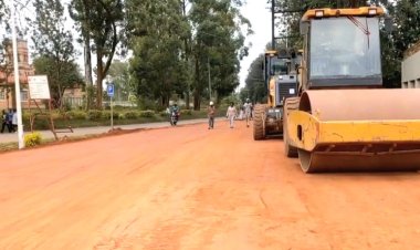 Rwamagana: Abakorera umuhanda  wa kaburimbo barataka kwamburwa na kampani ibakoresha