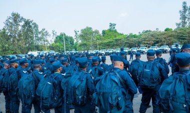 Abapolisi 240 bahawe impanuro mbere yo kujya mu butumwa  bw'amahoro