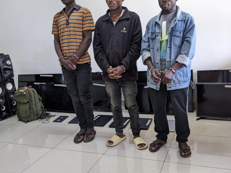 Polisi yerekanye abibaga ibikoresho bya Electronic n'ababiguze