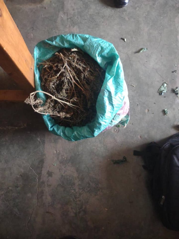 NYARUGENGE: Polisi yafashe umusore afite urumogi ibiro bine