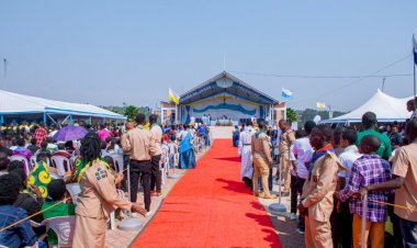 Kibeho hateraniye imbaga y'Abakristu Gatolika baje mu rugendo nyobokamana no mu gitambo cya Misa (Amafoto)