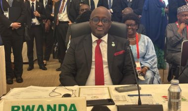 Minisitiri Amb. Nduhungirehe Olivier ari Yokohama mu Buyapani