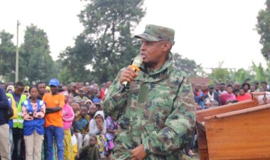 Abanyarubavu basabwe kwima amatwi ibihuha bya FDLR