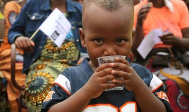 Burera: Abakoresha amazi y'ibiyaga bahawe imashini ziyatunganya mu rwego rwo kwirinda indwara zirimo inzoka zo mu nda.