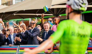 Perezida Kagame yashimiye abanyarwanda n'abandi abagize uruhare mu isiganwa ry'amagare( Amafoto)