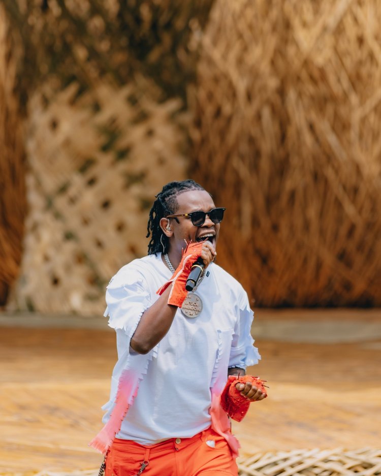 Bruce Melodie yatanze ibyishimo mu birori byo Kwita Izina abana b'ingagi (Amafoto)