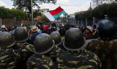 Madagascar: Perezida agiye kugeza ijambo ku baturage mu gihe cy’ibibazo bya politiki n'imvururu zimusaba kwegura