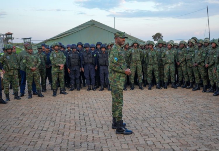 Maj Gen Alex Kagame yashimye abasirikare n'Abapolisi bari mu bikorwa byo kugarura amahoro mu ntara ya Cabo Delgado
