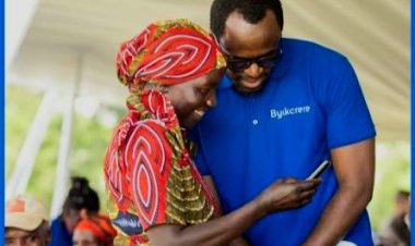 Abaturage bakuriweho n'Irembo amasaha arenga miliyoni 120 bamaraga mu gusaba serivise ku biro