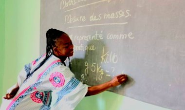 Abarimu basaga 500 baretse kwigisha bajya gucukura zahabu no guhinga