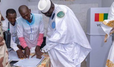 Perezida Mamadi Doumbouya yatorewe kuyobora Guinée-Conakry