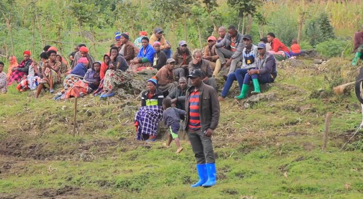 Abagabo babiri bo mu Mudugudu umwe barakekwaho kujya inama yo kwiyahura, umwe akahasiga ubuzima