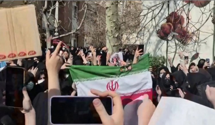 Iran yemereye abanyeshuri kwigaragambya, ibabuza kurenga umurongo utukura bashyiriweho