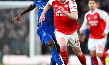 Arsenal yongeye guca amarenga ko ishaka igikombe cya premier league