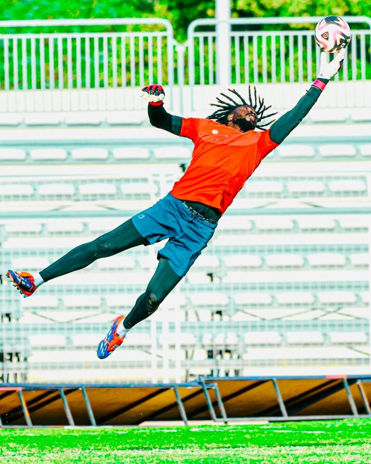 Itangazamakuru ryasunikiye Kwizera Olivier kongerwa mu bakinnyi b'amavubi bahamagawe igitaraganya