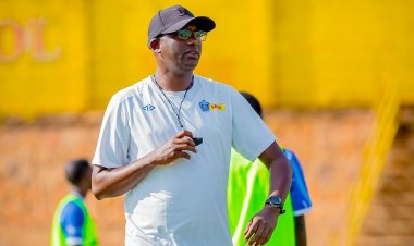 FERWAFA yabujije Haringingo gutoza Rayon Sports ibibazo afitanye na kiyovu Sports bitaracyemuka