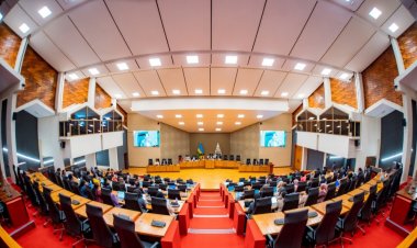 Abadepite bemeje inguzanyo ya miliyoni 430$ igamije kuzamura ubukungu bw’igihugu