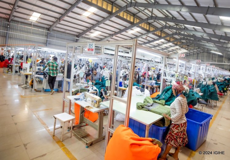 Ese koko ikibazo cy'ibitambaro bihenze mu Rwanda cyaba kigiye kubonerwa umuti?