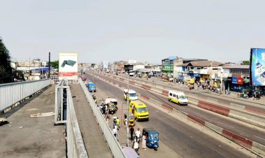 Imyigaragambyo yahamagajwe n'abatavuga rumwe n'ubutegetsi yahagaritse urujya n'uruza muri Kinshasa